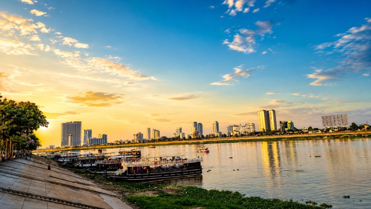 Phnom River Cruise is one of the most popular activities in the evening