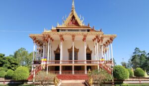 100 Columns Pagoda Kratie