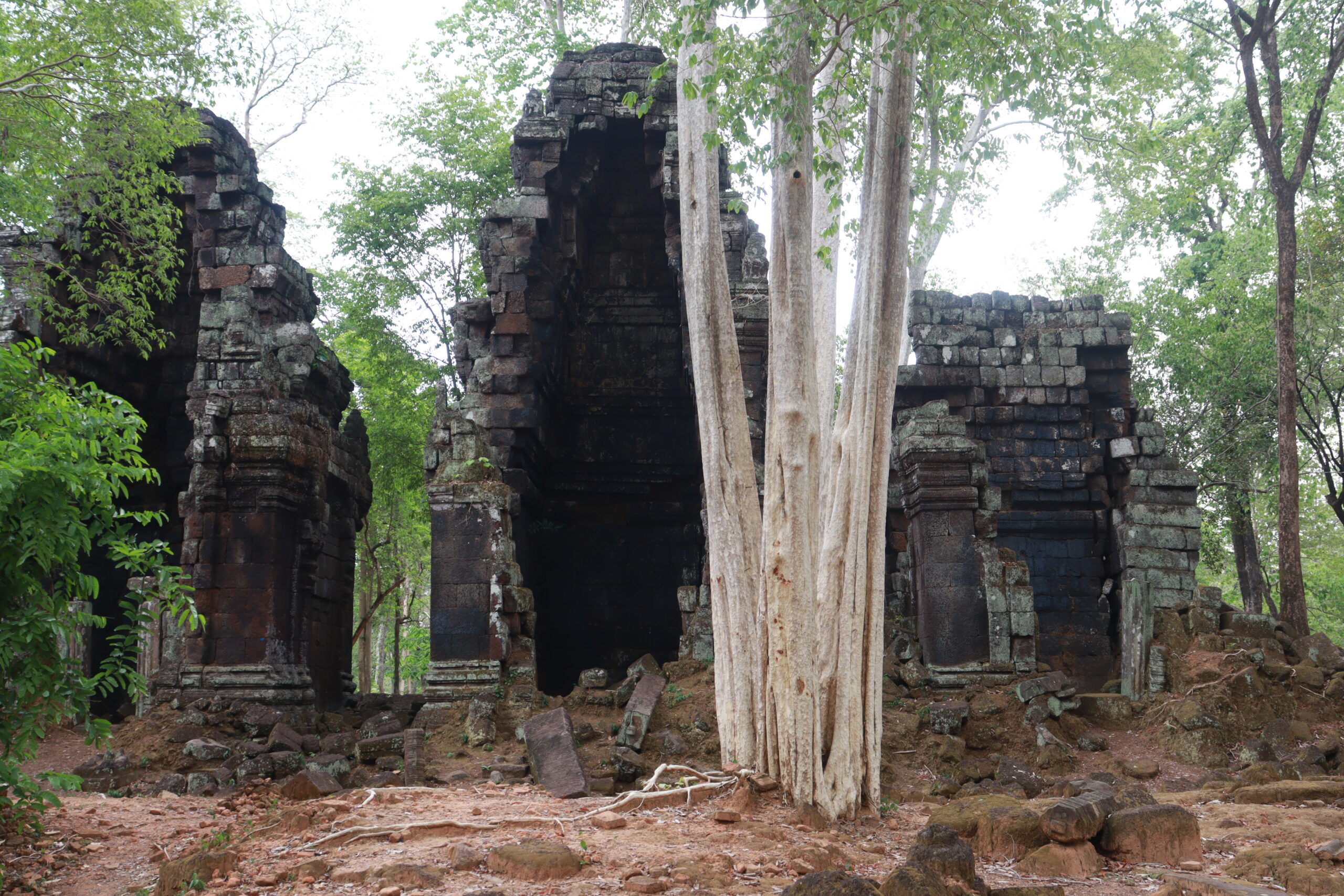 Prasat Chrab in Koh Ker, Preah Vihear