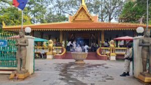 Preah Ang Chek Preah Ang Chorm Shrines